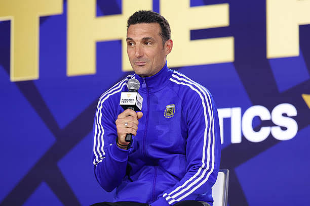 Scaloni thừa nhận khó ngăn cản Lamine Yamal