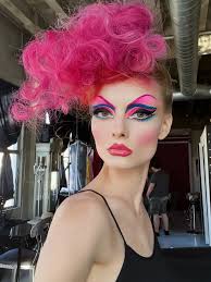 The magnificent @rosharofficial created this pink lucid dream