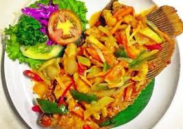 Cukup beberapa menit saja agar dagingnya tetap lembut dan saus siraman asam manisnya dapat meresap sempurna. Resep Masakan Ikan Nila Asam Manis