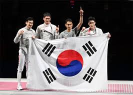 김정환 (현역):2012 런던 올림픽 남자 사브르 단체전 금메달리스트, 2016 리우데자네이루 올림픽 개인전 동메달리스트. Swy 4xaysma0om