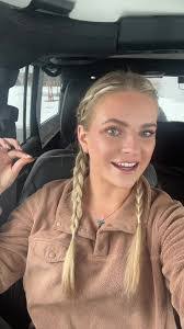 Carrie Smithson's Instagram, Twitter & Facebook