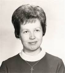 Molly Waite's Instagram, Twitter & Facebook