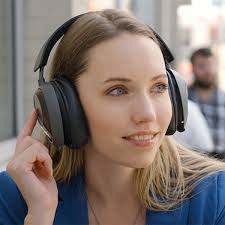 Montreal Startup Ora Releases Novel Graphene-Based Headphones