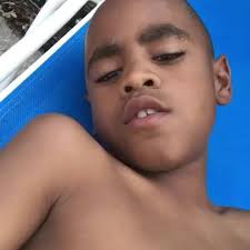 This is why I create music, I’ve never met this young king but he’s chillin  poolside playin that Mike jay ep 🥅 🤯 I’ll never stop 🛑 long as I make  people feel good & wanna love more my jobs done ✅ ...