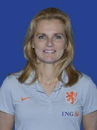 Esta página foi editada pela última vez às 08h27min de 7 de julho de 2021. Espreme A Laranja As 23 Leoas Sarina Wiegman A Tecnica