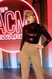 James has lost the love of his life. Taylor Swift Country Award Styling War Selbst Gemacht Gala De