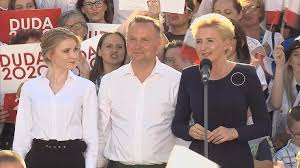59 udziałów, żona ma 821 udziałów i 160 udziałów sow podlasie), andrzej sośnierz (dwa udziały niezależnego wydawnictwa polskiego Agata Duda Zabrala Glos Zwracam Sie Do Was Jako Zona Andrzeja Polsat News