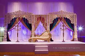 In fact, it's so true to the scheme used in conformity with the mughal rulers of the past. Stage Muslim Wedding Decor Novocom Top