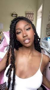 Ebony Pettis's Instagram, Twitter & Facebook