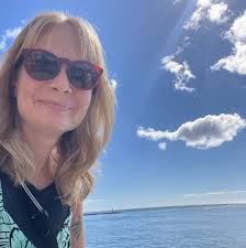 Reflective jacket durability for early morning running