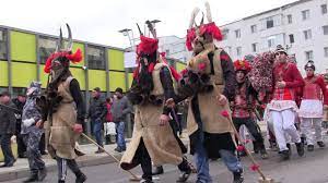 Tradiii i obiceiuri de anul nou n localitatea cietu. Datini Si Obiceiuri De Anul Nou Romania 2017 2018 Youtube