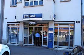 Bankdienstleistung In Wangen Kunden Stehen Vor Geschlossenen Turen Weitere Lokalmeldungen Cannstatter Zeitung