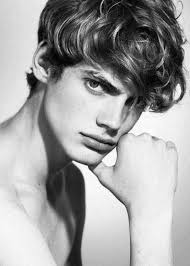Messy Hairstyles 6 Wavy Curly Hairstyles For Men Men With Medium Wavy Hair Wavy Hair Men Curly Hair Men Haircuts For Wavy Hair
