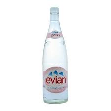 Des hôtels de luxe avec spas et restaurants, un golf renommé ! Water Evian 20 Bottles Of 50 Cl In Returnable Glass Depos