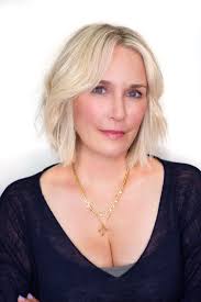 Jillian Wright's Instagram, Twitter & Facebook