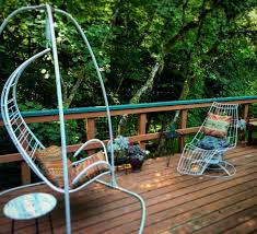 Throwbackthursday A Serene Summer Patio Setup With Two Vintage Homecrest Chairs We Re Diggi Vintage Patio Furniture Vintage Patio Patio Furniture Collection