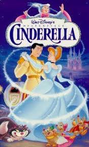 Végül mégis ő lesz a királyfi menyasszonya és csak úgy ragyog a boldogságtól! Cinderella 1950 Cinderella Movie Kids Movies Kid Movies