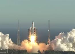 Jetzt sind die reste der rakete in den indischen ozean gestürzt. Raketenstuck Sturzt Aus Dem Orbit 20 Tonnen Schwere Raketenstufe Ist Schwerster Unkontrollierter Wiedereintritt Seit 30 Jahren Scinexx De