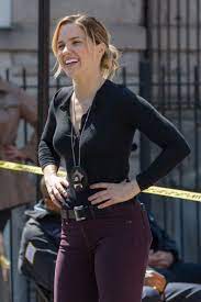 Sophia Bush Chicago P D Fotos De Perfil Whatsapp Fotos De Perfil Actrices