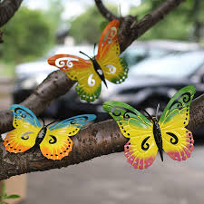 Decorating a wall with gorgeous greenery is a beautiful way to spruce up an outdoor space. Buy Wkhomedeco Metal Butterfly Wall Art Wall Decor Sculpture Hanging For Indoor And Outdoor Decor Outdoor Wall Art For Patio Fence Garden Yard Fence Decorations Set Of 3 Metal Butterfly Decor Online In Vietnam B095tcrlz4