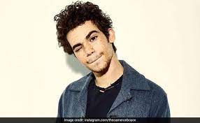 Who is cameron boyce dating? Cameron Boyce Disney Channel Mainstay And Grown Ups Actor Dies At 20