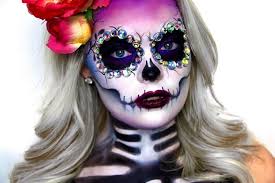 Vous cherchez des idées de maquillages têtes de mort mexicaine pour la fête des morts, halloween ou soirée déguisée ? Maquillage Tete De Mort Mexicaine Parce Qu On L Adore