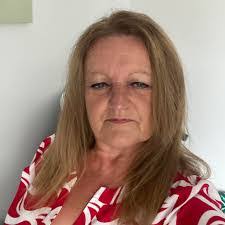 Sandra Halsall's Instagram, Twitter & Facebook