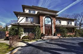 Gorgeous Luxury Home 111 Benedict Rd Staten Island Ny Represented Exclusively By Vitale Sunshine Realtors Fro Mor Property Luxury Real Estate Staten Island