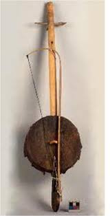 Beberapa contoh alat musik ini misalnya drum, marakas, simbal, tamborin, timpani, triangle, konga, timpani, kastanyet, rebana, tifa. Alat Musik Tradisional Inilah Indonesiaku