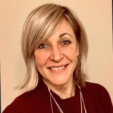 Justine Barton's Instagram, Twitter & Facebook