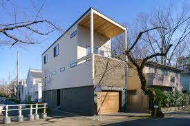 高さのある屋根を持ったテラスです 長沼アーキテクツ 家 マイホーム 新築 テラス 暮らし 建築 建築家 ファイナンシャルプランナー テラス 明るい リビング 建築家