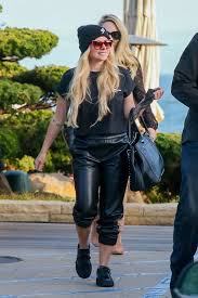 Последние твиты от avril lavigne (@avrillavigne). Avril Lavigne At Nobu In Malibu 05 22 2021 Celebmafia