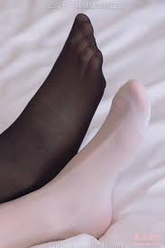 袜啵啵356期：小甜豆-高跟鞋、黑白丝大腿袜（脚尖加固款）、丝袜踩奶油蛋糕和果冻剧情[150p1v-6.01GB] | 精选Porn