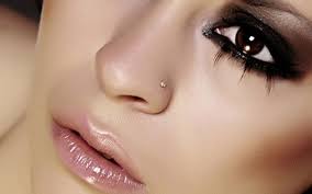 15 Neat Face Piercing Ideas Http Slodive Com Inspiration Showcase 15 Neat Face Piercing Ideas Piercing No Nariz Piercing De Nariz Piercing Falso