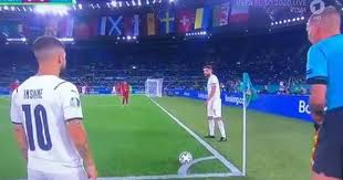 Ob abseits oder nicht, dürfte neben „drin oder nicht die abseitsregel, wie man sie heute im fußball kennt, gilt seit 1925. Em Italien Erlebt Bei Turkei Sieg Kuriose Fehlentscheidung Abseits Bei Eckball