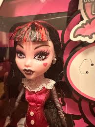 SOLD Monster High Draculaura Core Refresh NRFB Bag Fell form casing PHP  1600 Courier: J&T Express MOP: Gcash, Maya, SeaBank Location: Antipolo