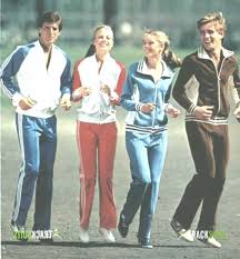 A variety of 80s fashion looks ran parallel to each other. 1980 Fashion Trends 1980s Men S Fashion Picture Gallery In Chronological Or Track Suits