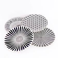 Black And White Plates Set Floral Lines Black White Gold Plated Plate Set Of 4 Holistic Habitat Black And White Plates Black White Gold Plate Sets