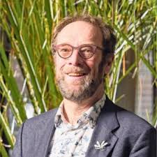 Met plezier kan ik mededelen dat vanaf gisteren 1 september ik hoogleraar  ben geworden aan de Vrije Universiteit te Amsterdam. Naam van de leerstoel  is Trait-based Community Ecology.