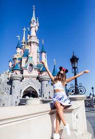 Pin By Kylie Krogh On Paris Disneyland Pictures Disney Photography Disney Photo Ideas