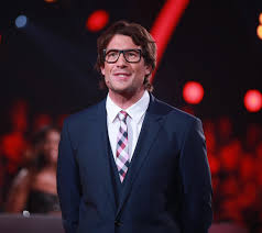 Moderator daniel hartwich beantwortet die meistgestellten zuschauerfragen klar, wer den namen daniel hartwich hört, denkt sofort an seine lustigen sprüche, seinen frechen witz und die extraportion charme. Das Steckt Wirklich Hinter Der Frisur Von Daniel Hartwich Intouch