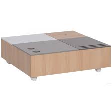 Son centre de table amovible qui permet d'accueillir les plats du déjeuner, mais aussi d'imaginer une décoration de table originale ! Table Basse Amovible Avec Rangements Custom