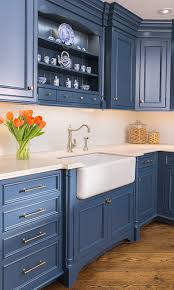 This charming blue english country kitchen features a shaw's farmhouse sink, brushed bronze hardware, and honed and brushed limestone countertops. Blue English Country Kitchen In Connecticut Traditional Kitchen New York By Nukitchens Houzz Nz