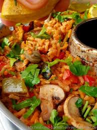 Inzwischen die bohnen putzen, waschen und in mundgerechte stücke schneiden. Paella Als One Pot Rezept Fur Den Omnia Backofen Veggie Paella Kochen Und Backen Im Wohnmobil De