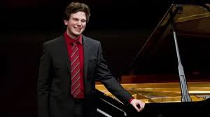 Comedian Reginald D Hunter apologises after antisemitism row