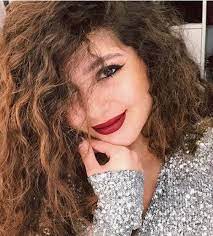 ولد في مدينة ديرالزور السورية برز إسمه في ملاعب كرة القدم السورية كلاعب هجوم حيث مثل أنديه سوريه محليه عده نذكر منها: ÙˆØ§Ù„Ø¯Ø© Ø§Ù„ÙÙ†Ø§Ù†Ø© Ù…Ø§ÙŠØ§Ù† Ø§Ù„Ø³ÙŠØ¯ ØªØ®Ø·Ù Ø§Ù„Ø§Ø¶ÙˆØ§Ø¡ Ù…Ù†Ù‡Ø§ Ø¨Ø¬Ù…Ø§Ù„Ù‡Ø§ ØµÙˆØ±
