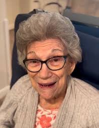 Betty Thompson's Instagram, Twitter & Facebook