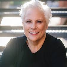 Nancy Davalos's Instagram, Twitter & Facebook