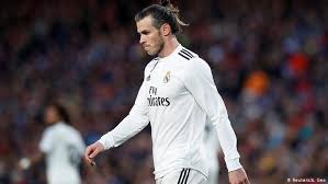 المحتوياتإخفاء 3)انتقال غاريث بيل إلى ريال مدريد 4)إنجازات غاريث بيل الفردية والدولية في موسم 2007، انتقل غاريث بيل إلى نادي توتنهام الإنجليزي بقيمة 5 ملايين جنيه. Ø±ÙŠØ§Ù„ Ù…Ø¯Ø±ÙŠØ¯ ÙŠØ¶Ø­ÙŠ Ø¨ØºØ§Ø±ÙŠØ« Ø¨ÙŠÙ„ Ù…Ù† Ø£Ø¬Ù„ Ù†Ø¬Ù… ØªÙˆØªÙ†Ù‡Ø§Ù… Ø±ÙŠØ§Ø¶Ø© ØªÙ‚Ø§Ø±ÙŠØ± ÙˆØªØ­Ù„ÙŠÙ„Ø§Øª Ù„Ø£Ù‡Ù… Ø§Ù„Ø£Ø­Ø¯Ø§Ø« Ø§Ù„Ø±ÙŠØ§Ø¶ÙŠØ© Ù…Ù† Dw Ø¹Ø±Ø¨ÙŠØ© Dw 04 03 2019