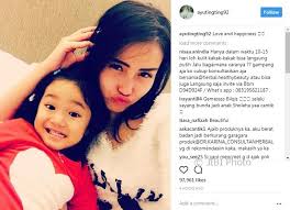 Single perdana dari ayu ting ting berjudul cemburu mantanmu, yang dirilis oleh swara bintang, sebagai label baru ayu ting. Instagram Artis Selfie Di Kamar Hotel Ayu Ting Ting Dicibir